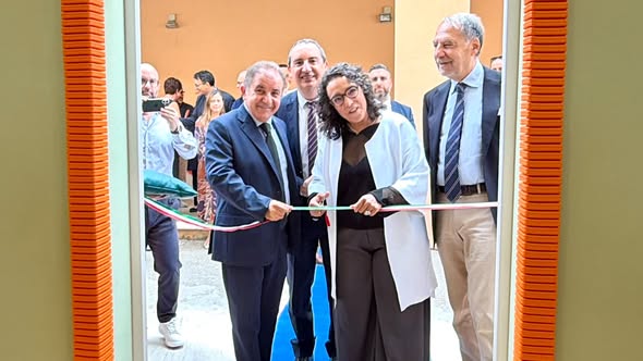 Taglio del nastro all’ITI 